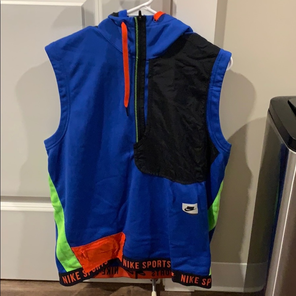 Nike Dri-Fit zip up vest with hood